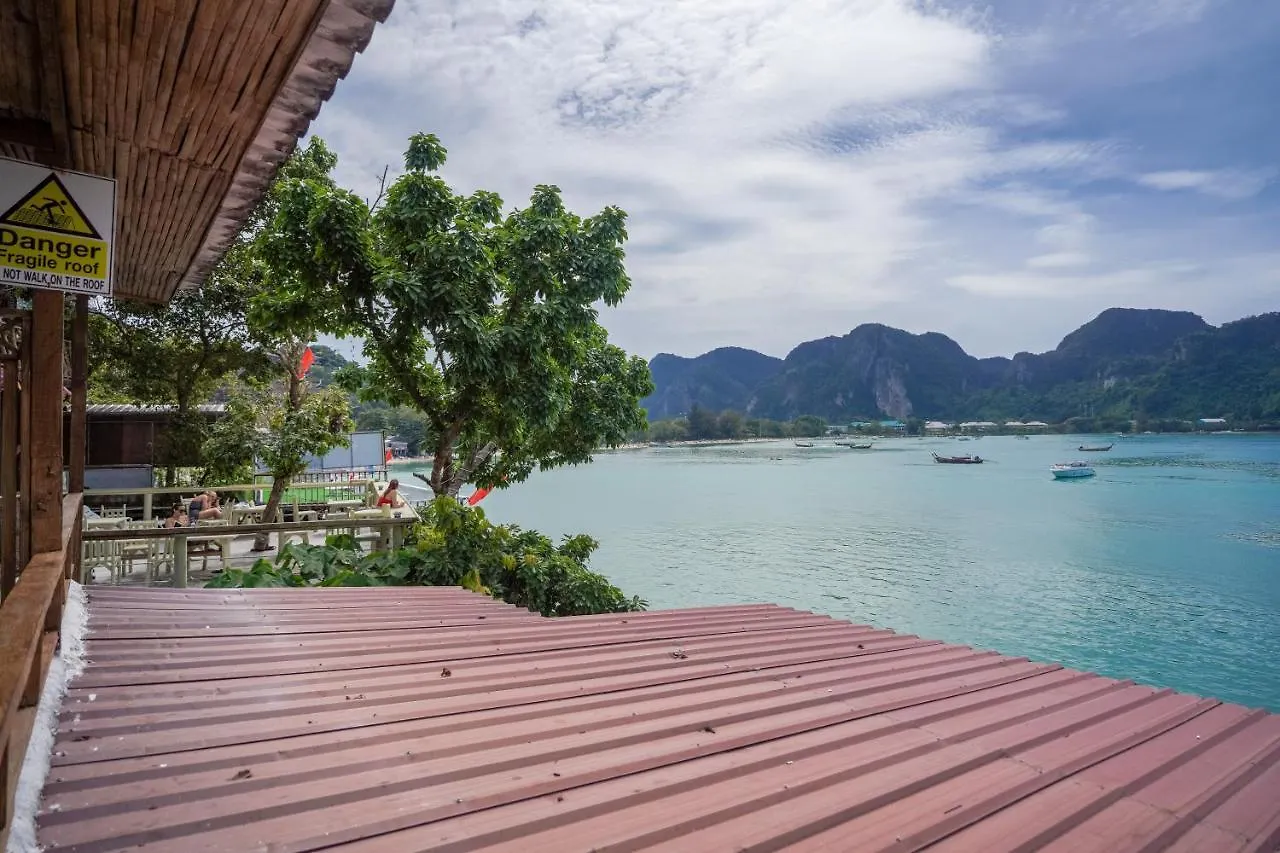 Hotel Phi Phi Cozy Seafront Resort